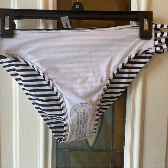 NWT Cupshe Bottoms - Picture 4 of 7